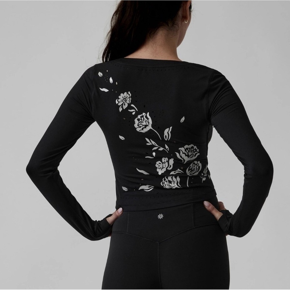 Athleta Shanti Eyelet Top BLACK SIZE Small Athletic Floral Crop Long Sleeve